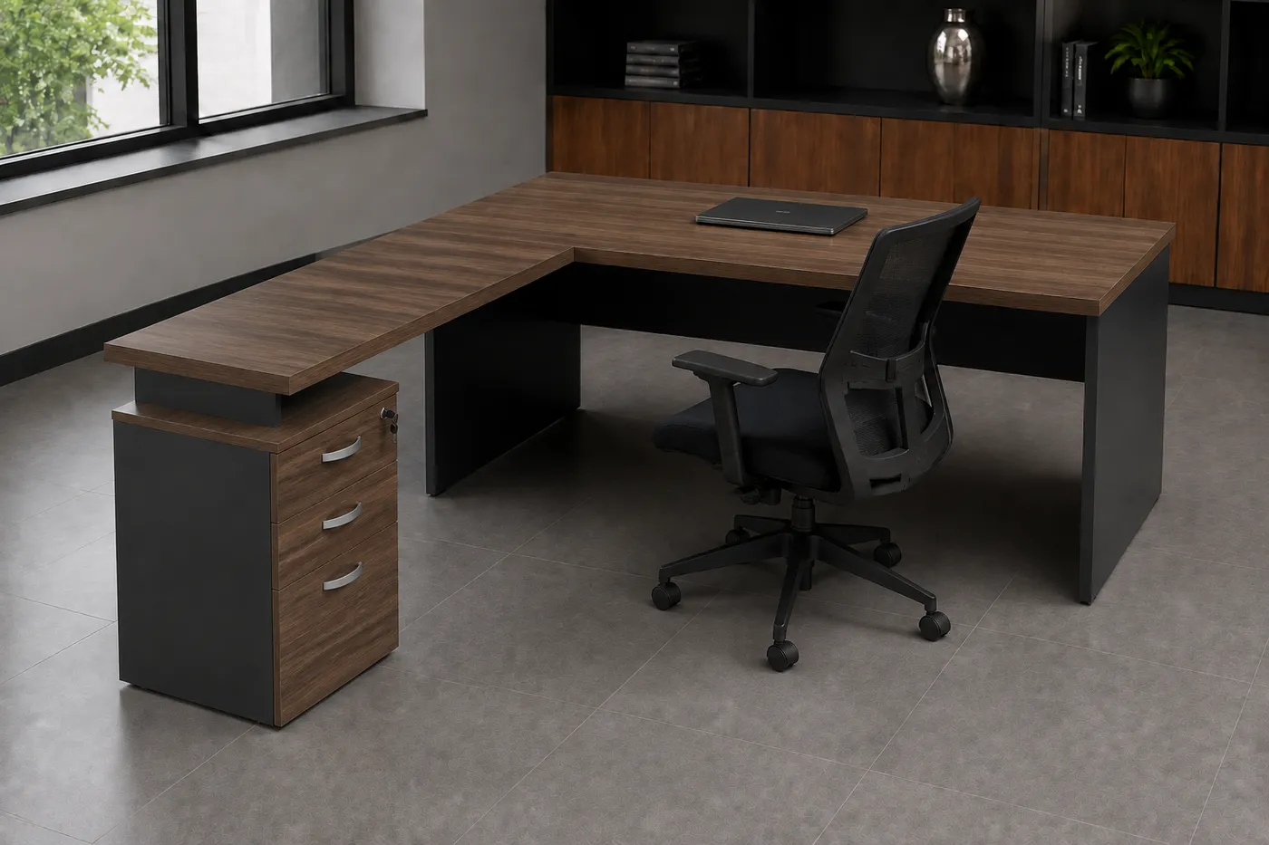 Mesa auxiliar pedestal 3 gavetas — aplicação em ambiente